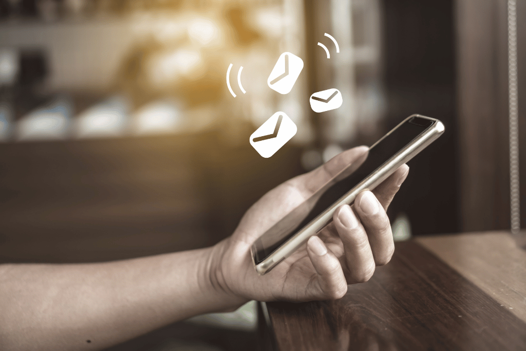 問い合わせ対応や受注処理の負担を減らす3つのサポート機能