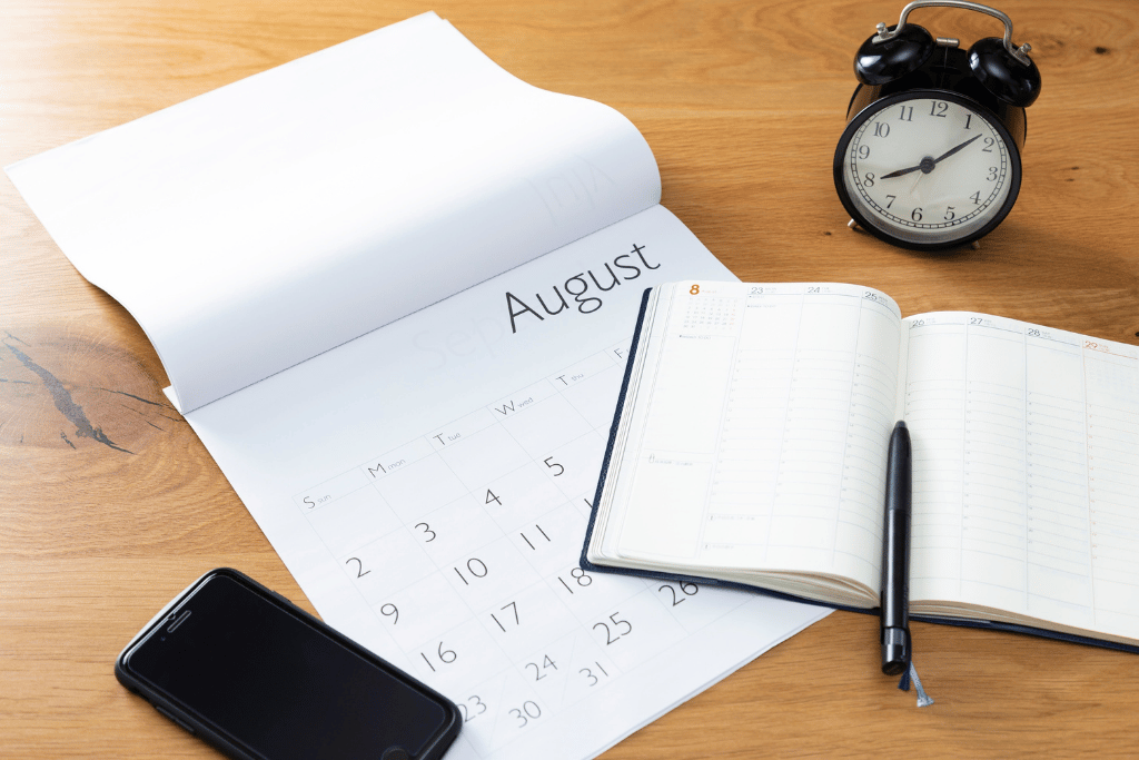 予約公開設定でトップページ更新を自動化する